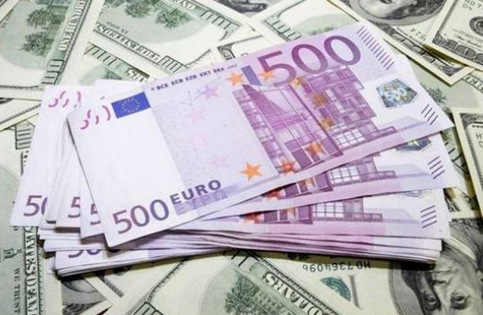 Dolar rekora koşuyor, euro zirve yeniledi!
