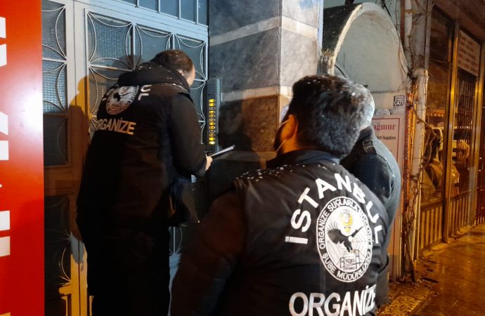 İstanbul merkezli 8 ilde Bylock operasyonu: Çok sayıda şüpheli gözaltında
