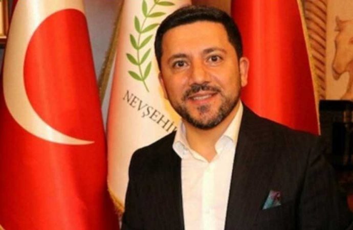 CHP’li vekilden, istifa eden AKP’li belediye başkanı hakkında flaş iddia: ‘Baskı ve tehdit ile istifa ettirilerek…’