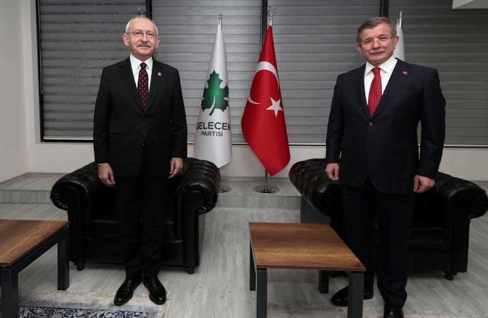 Kılıçdaroğlu ve Davutoğlu’ndan ortak açıklama: Eleştirileri beğenmezsek saldırıya uğrayabilirler mesajı iletilmiştir