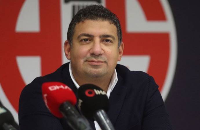 Antalyaspor’da başkan Ali Şafak Öztürk ve yönetim istifa etti