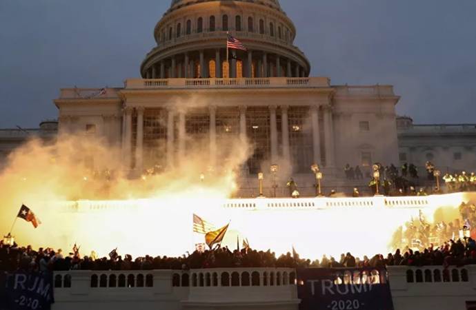 ABD’de kaos: Beyaz Saray’da üst düzey istifalar