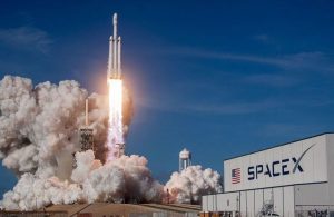 SpaceX uzaya tek uçuşta 143 uydu yolladı!