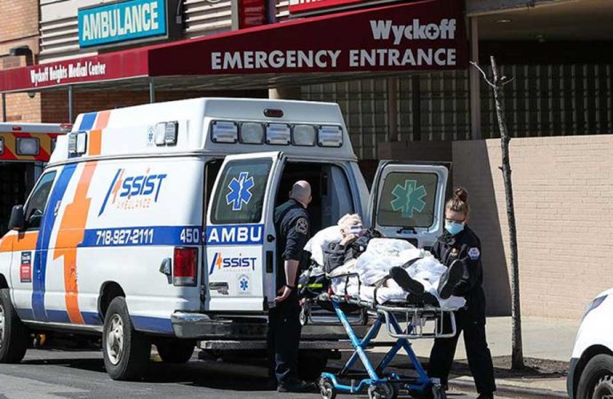 Vaka sayısı 21 milyonu aştı, ABD’de ambulanslar hasta seçmeye başladı