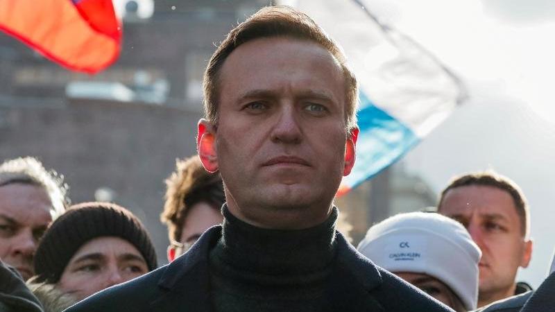 Navalny 3.5 yıl hapis cezasına çarptırıldı