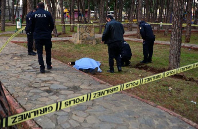 Parkta cansız bedeni bulunan kişi, 200 bin liralık borç nedeniyle öldürülmüş