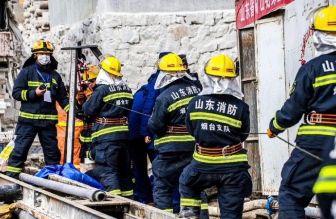 Çin’de mahsur kalan madencilerden 11’i kurtarıldı