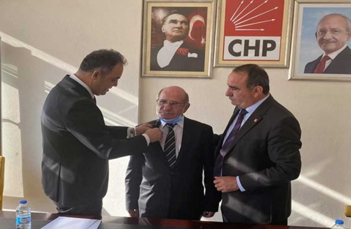 Son üyeler de CHP’ye geçti: AKP’nin o ilçede üyesi kalmadı