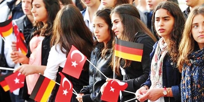 Yurtdışında yaşayan Türkler için kritik karar!