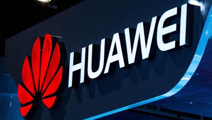 Donald Trump giderayak Huawei’yi hedef aldı