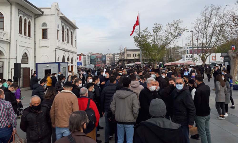 Boğaziçi öğrencileri Kadıköy’de alkışlarla karşılandı