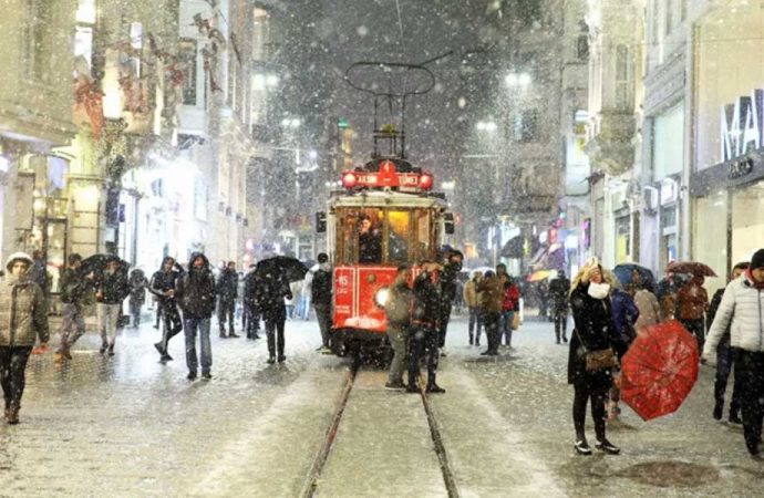 Meteoroloji’den uyardı: Kar İstanbul’un kapısına dayandı