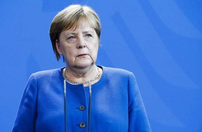 Merkel’den Trump’ın Twitter hesabının askıya alınmasına tepki