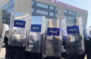 Sağlıkçılara polis müdahalesi: Ankara Tabip Odası Başkanı gözaltında!