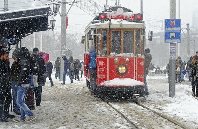 Meteoroloji uyardı! İstanbul’a kar geliyor