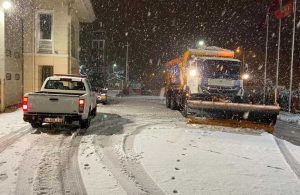 Başkan Yüksel, karla mücadele ekiplerini gece boyunca yalnız bırakmadı