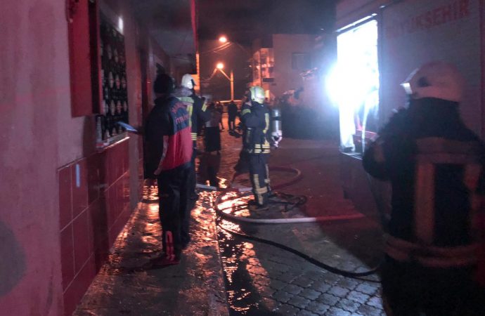 Turgutlu’da ailesinin oturduğu evi ateşe verdi: 2 gözaltı