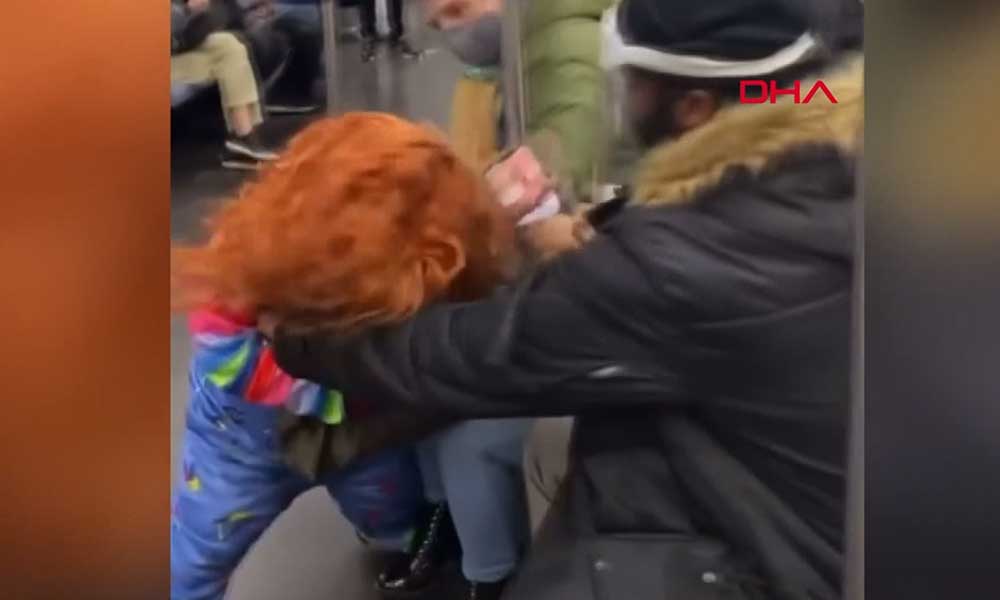 New York metrosunu karıştıran Chucky bebek sosyal deney çıktı