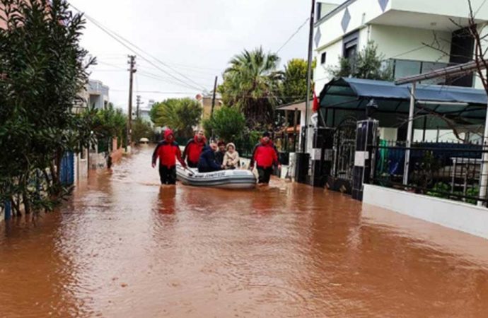 AKP’li Gümüşhane Belediyesi İzmir’deki sel felaketiyle dalga geçti!