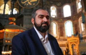 Ayasofya ‘baş imamı’ laikliğin anayasadan çıkarılmasını istedi: İslam olsun
