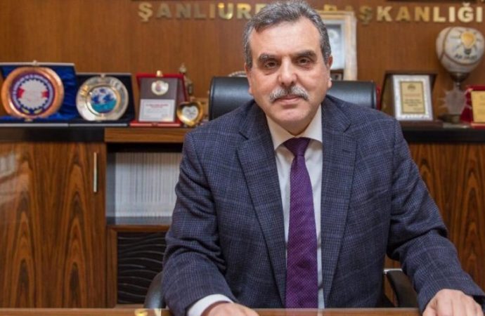 AKP’li Belediye Başkanı’na “Oğlun çuval çuval para götürüyor” diyen il başkanı geri adım attı