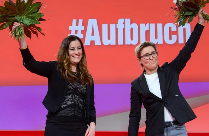 Almanya’da bir ilk: Sol Parti’ye iki kadın başkan