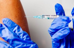 Güney Afrika, AstraZeneca aşısını yapmayı durdurdu
