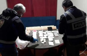 Denizli’de kumar oynarken yakalanan 22 kişiye 99 bin lira ceza