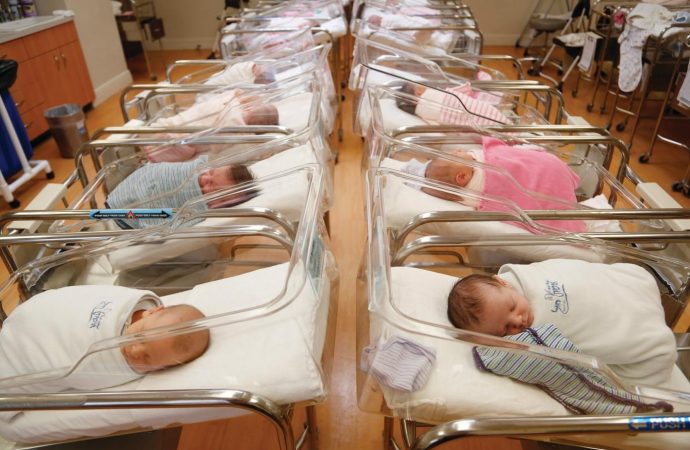 Yeni doğmuş 5 bin bebeğin yerini değiştirdiği iddia etmişti! Yalanlama geldi