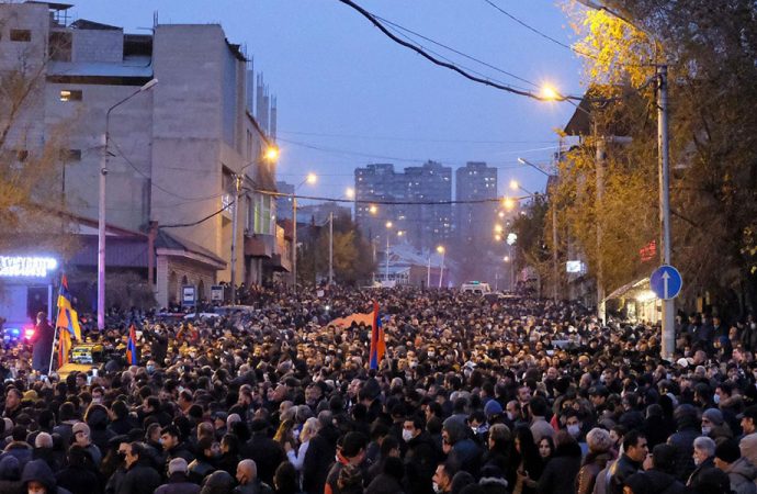 Erivan’da miting: Binlerce kişi katıldı