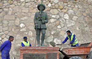 Diktatör Franco’nun son heykeli de kaldırıldı