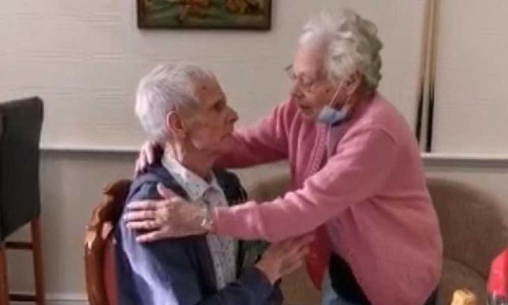 60 yıldır evliydiler! Salgın nedeniyle ayrı düşen yaşlı çift kavuştu
