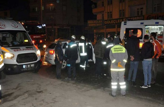Karaman’da 2 otomobil çarpıştı 5 yaralı