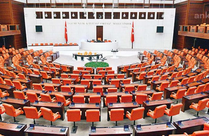 AKP’nin kanun teklifi muhalefetin oylarıyla reddedildi