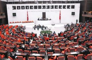 AKP’li vekillerin imzasını taşıyan teklif komisyondan geçti