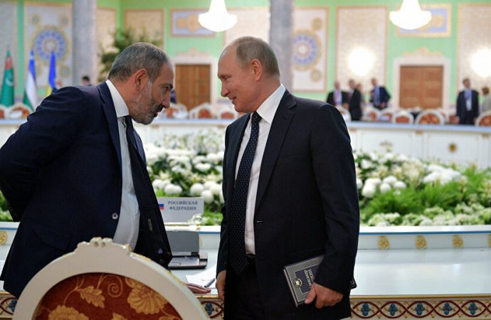 Putin ve Paşinyan, Karabağ anlaşması ile ilgili görüşme yaptı