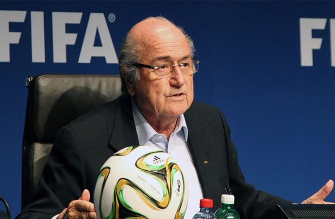Eski FIFA Başkanı futboldan men edildi