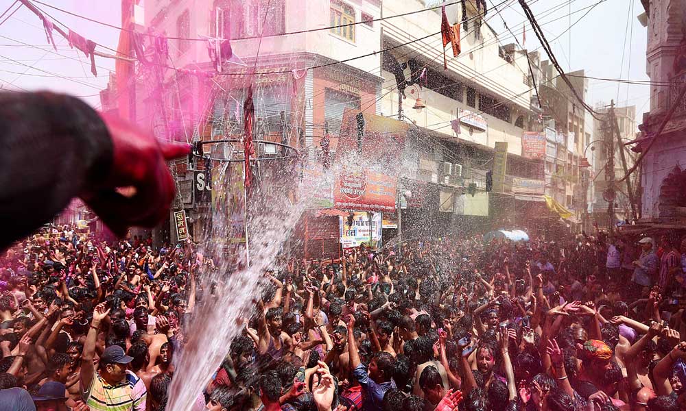 Holi Festivali eğlencesinde 41 ölüm