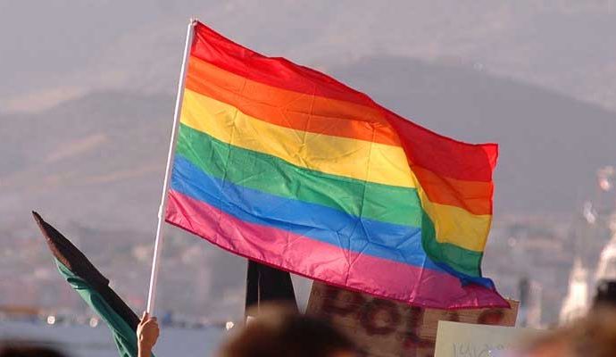 İtalya’da trans lise öğrencilerine isim seçme hakkı
