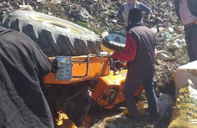 Mersin’de devrilen traktörün altında kalan çiftçi hayatını kaybetti