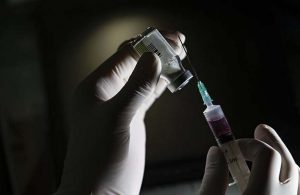 Hong Kong Pfizer-BioNTech aşısının kullanımını durdurdu
