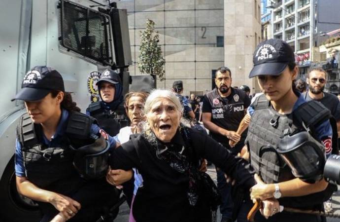 Cumartesi Anneleri davası: Galatasaray Meydanı mezar yerimizdir
