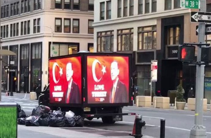 AKP, ‘Love Erdoğan’ kampanyasını New York’a taşıdı