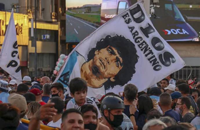 Maradona için sokaklara döküldüler