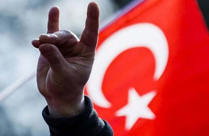 Türkiye şehitlerine ağlarken, MHP’nin seviyesiz Akşener kampanyasına tepki yağdı