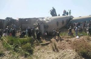 Mısır’da iki tren kafa kafaya çarpıştı: 37 ölü