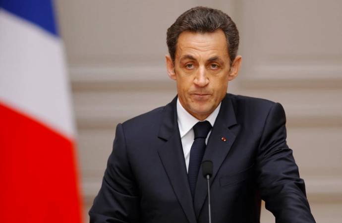 Eski Fransa Cumhurbaşkanı Sarkozy’ye hapis cezası