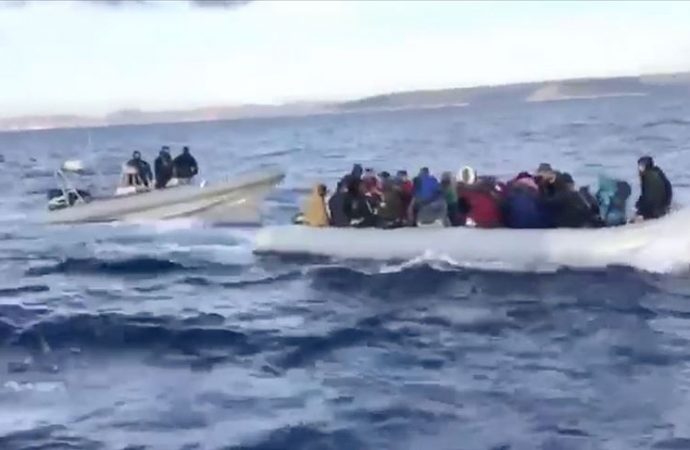 Yunanistan, 32 göçmeni ölüme terk etti
