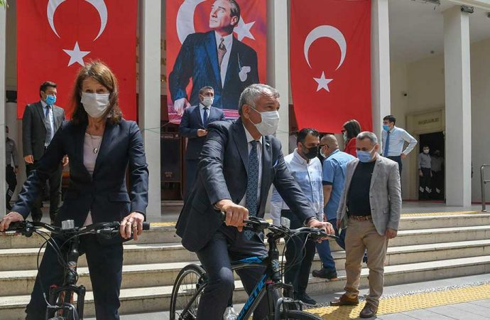 Hollanda’nın Türkiye Büyükelçisi Başkan Zeydan Karalar’ı ziyaret etti