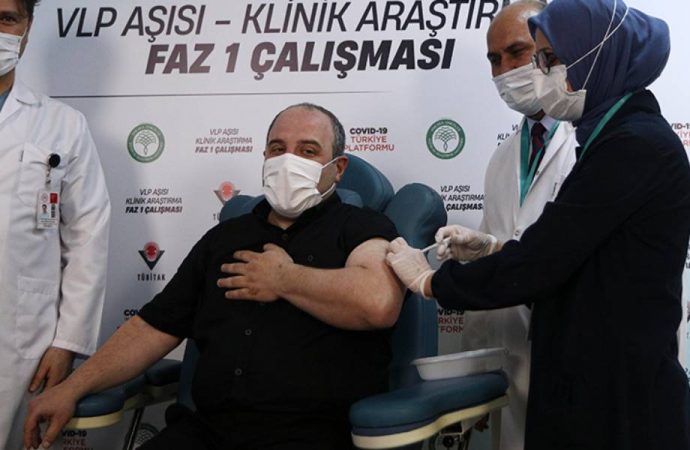 Mustafa Varank yerli aşı oldu
